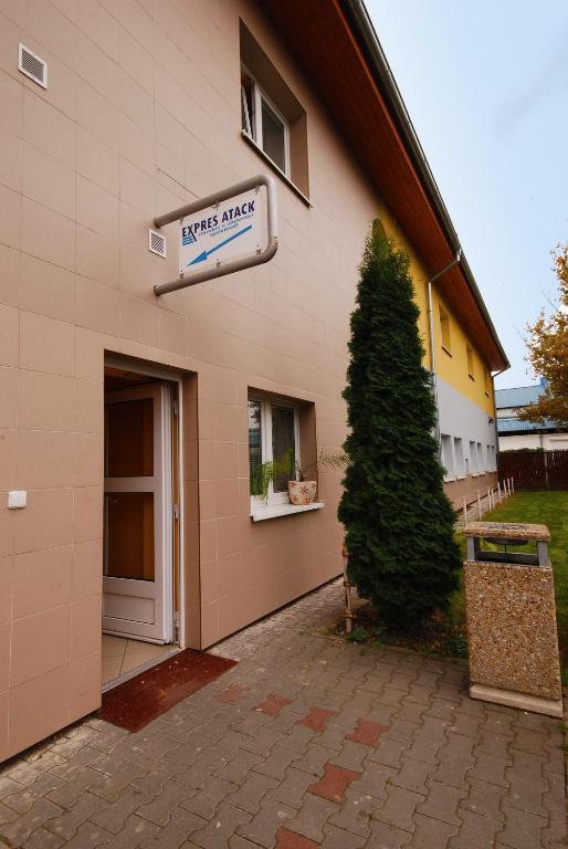 Expres Atack Penzion Brno Exteriör bild
